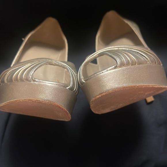 Stuart Weitzman Metallic Gold Heels USA Size 6 - Picture 10 of 13